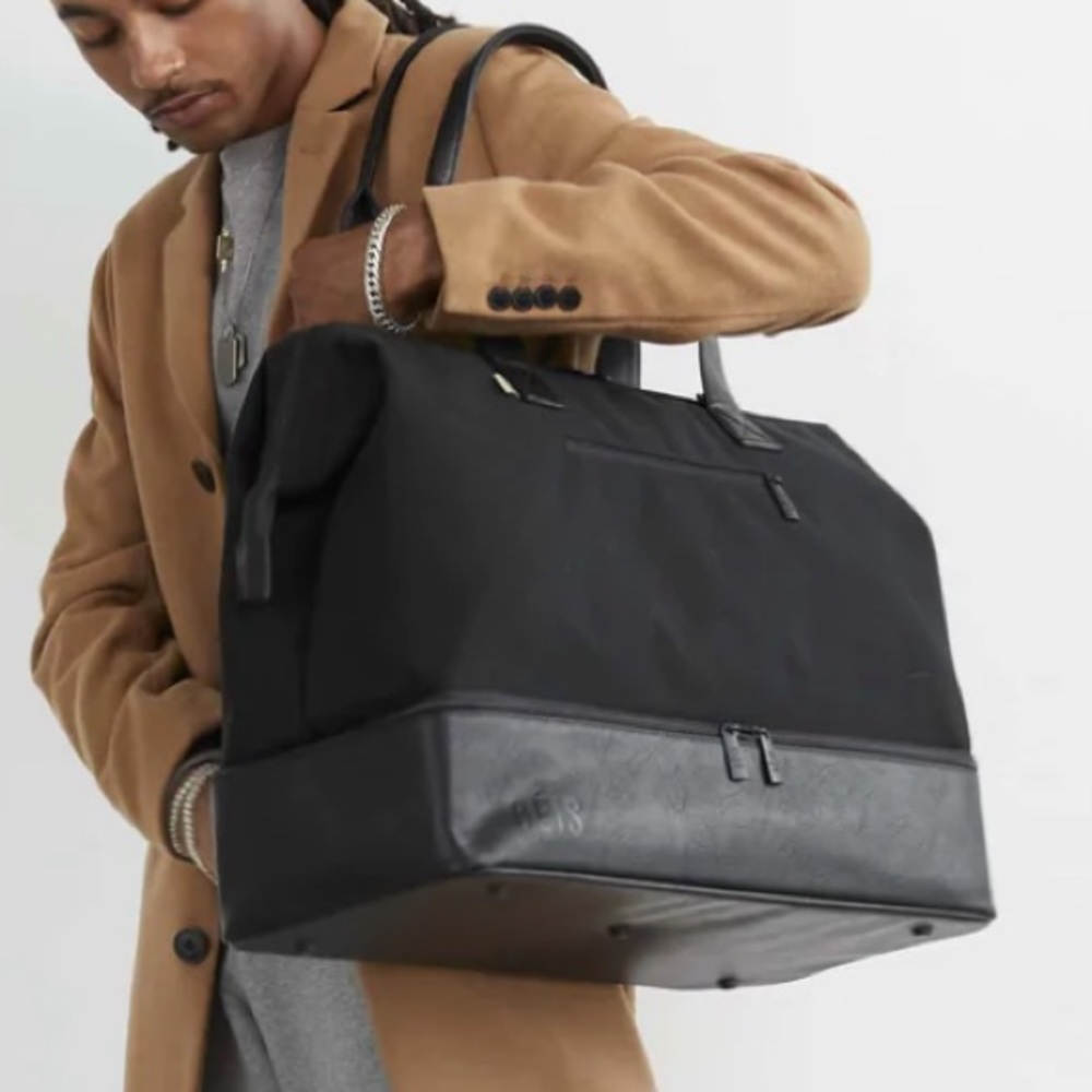 Beis the weekender bag in black